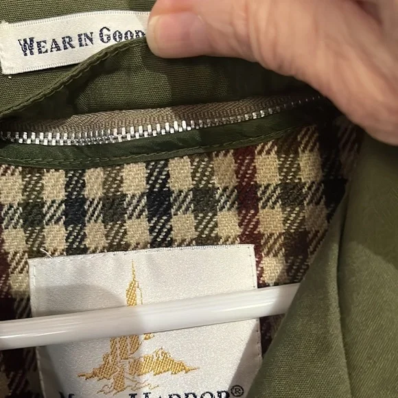 Vintage women’s trenchcoat with removable lining - Picture 3 of 8